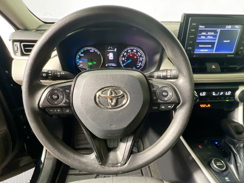 Used 2021 Toyota RAV4 XLE w/ Convenience Package AWD/4WD image 17