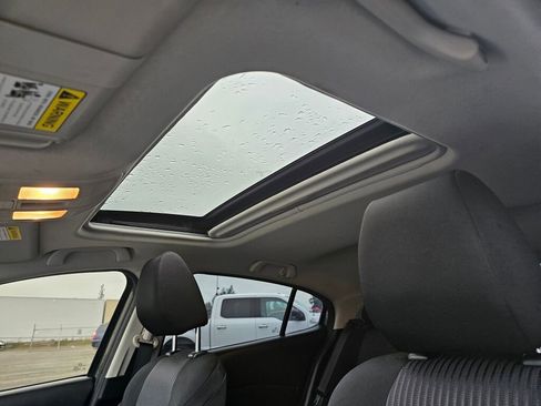 Used 2016 MAZDA MAZDA3 i Touring w/ Popular Equipment Package image 19