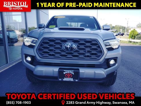 Used 2021 Toyota Tacoma TRD Sport w/ TRD Premium Sport Package AWD/4WD image 29