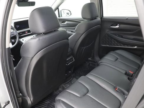 Used 2023 Hyundai Santa Fe SEL w/ Premium Package image 11