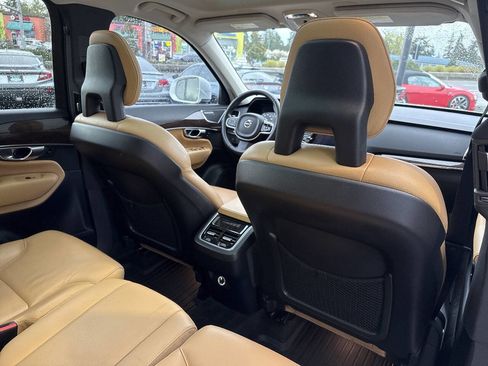 Used 2016 Volvo XC90 T6 Momentum w/ Momentum Plus Package AWD/4WD image 24