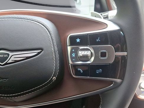 Used 2024 Genesis G90 3.5T AWD/4WD image 18