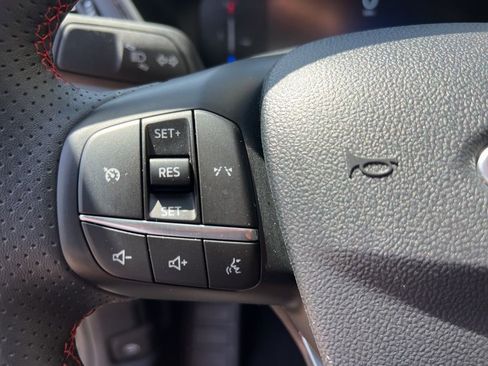 Used 2025 Ford Escape ST-Line Select AWD/4WD image 12