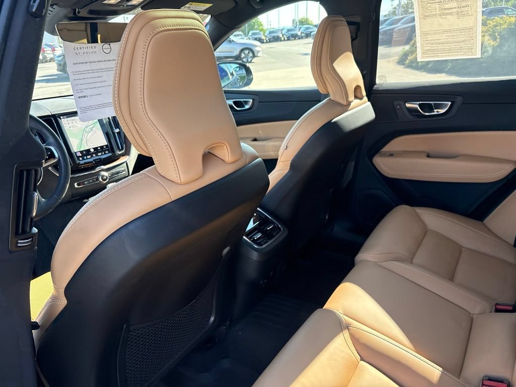 Certified 2025 Volvo XC60 B5 Ultra w/ Protection Package Premier AWD/4WD image 31