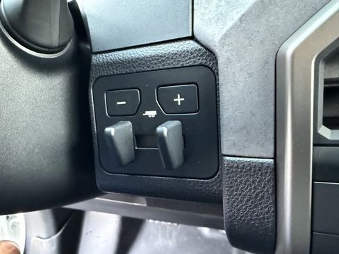 Certified 2025 Toyota 4Runner Trailhunter image 36