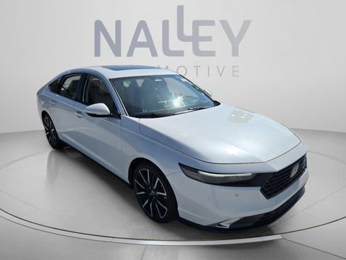 Used 2023 Honda Accord Touring image 6
