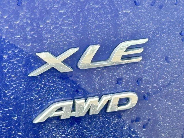 Used 2025 Toyota Corolla Cross XLE w/ Convenience Package AWD/4WD image 4