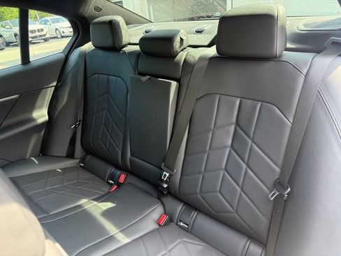 Used 2024 BMW 530i xDrive w/ Premium Package AWD/4WD image 7