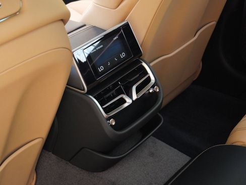 Used 2026 Bentley Flying Spur Plug-In Hybrid AWD/4WD image 21