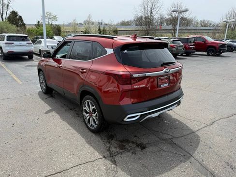 Used 2021 Kia Seltos S AWD/4WD image 2