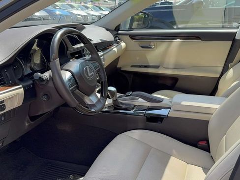 Used 2017 Lexus ES 350 w/ Navigation System Package FWD image 37