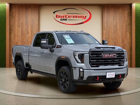 Used 2024 GMC Sierra 2500 AT4 w/ AT4 Premium Plus Package AWD/4WD image 3