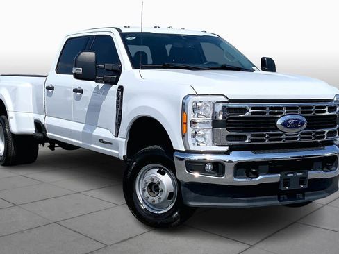 Certified 2023 Ford F350 XLT AWD/4WD image 3