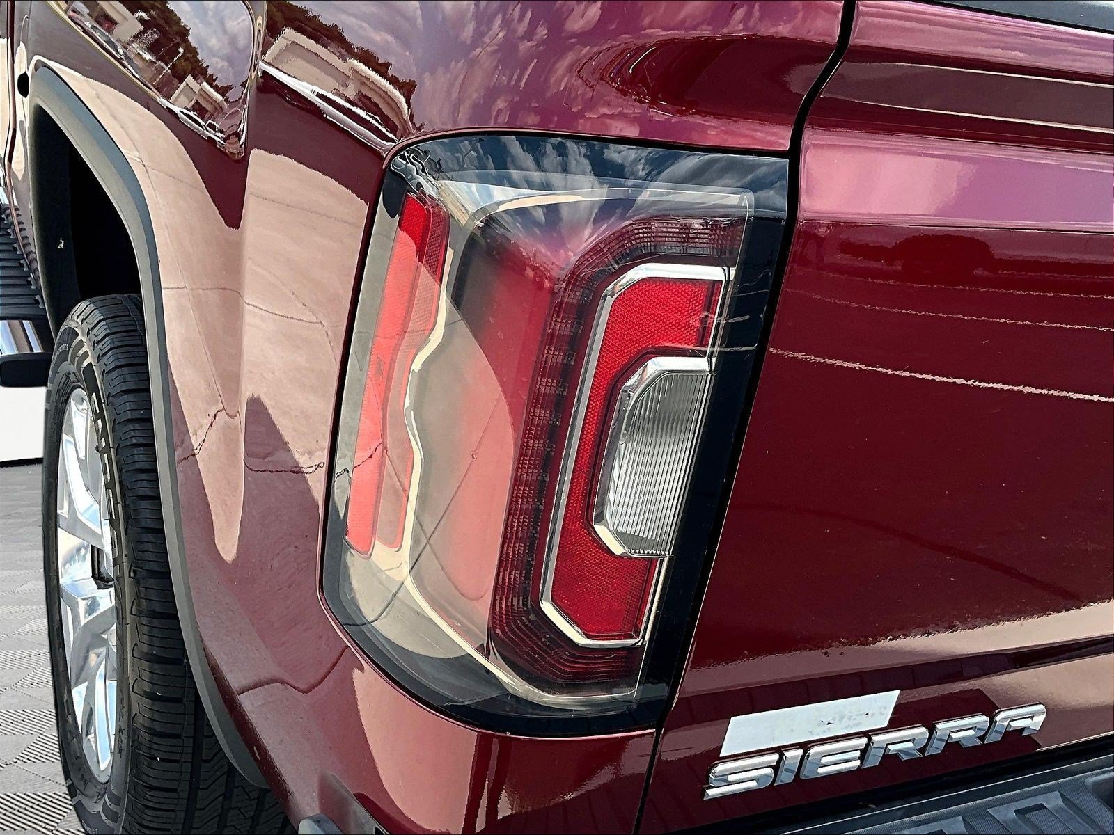 Used 2017 GMC Sierra 1500 SLT w/ SLT Premium Package AWD/4WD image 24