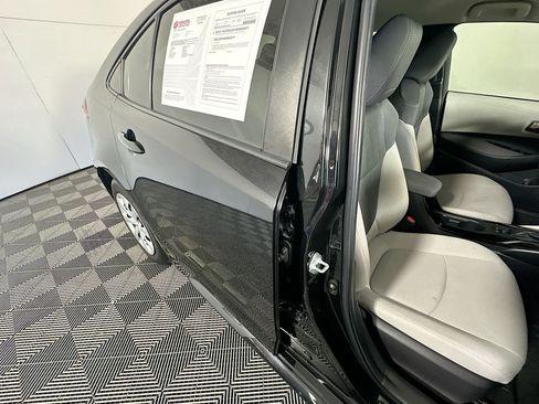 Used 2022 Toyota Corolla LE FWD image 27