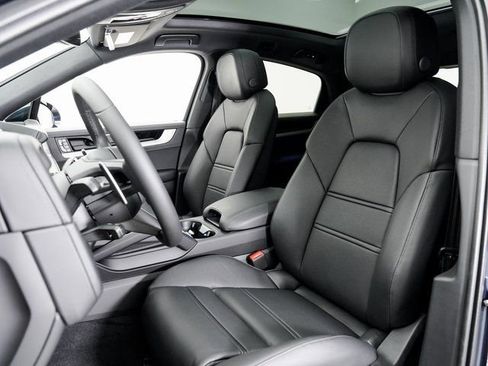 New 2026 Porsche Cayenne image 5