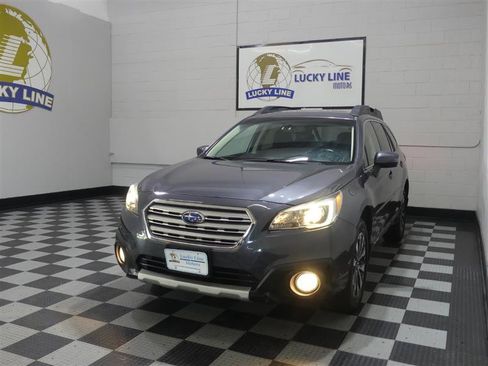 Used 2016 Subaru Outback 2.5i Limited AWD/4WD image 4