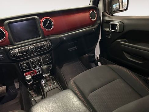 Used 2023 Jeep Gladiator Rubicon w/ Cold Weather Group image 11