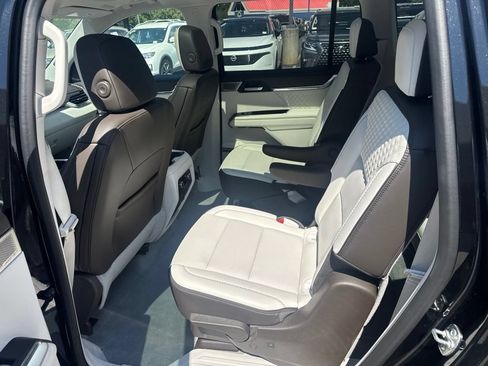 Certified 2024 GMC Acadia Denali w/ Super Cruise Package AWD/4WD image 18