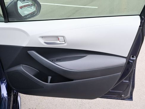 Used 2020 Toyota Corolla LE FWD image 11
