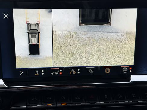 Used 2024 Chevrolet Silverado 1500 ZR2 image 31