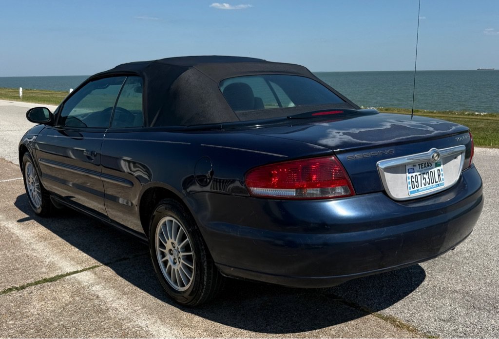 Used 2005 Chrysler Sebring Touring FWD image 7