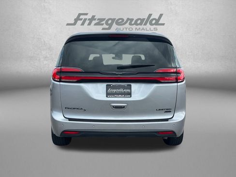 Used 2021 Chrysler Pacifica Limited w/ S Appearance Package image 6