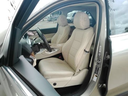 Used 2021 Mercedes-Benz GLE 350 w/ Premium Package image 6