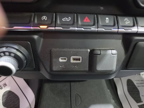 Used 2022 Chevrolet Silverado 1500 RST AWD/4WD image 18