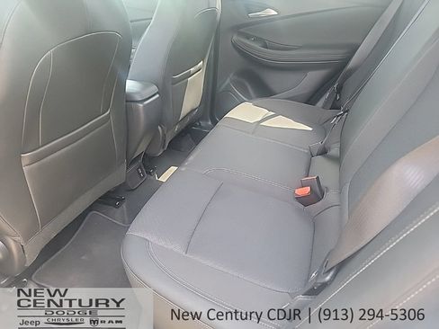 Used 2025 Buick Encore GX Preferred AWD/4WD image 17