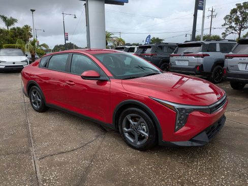 Used 2025 Kia K4 FWD image 2