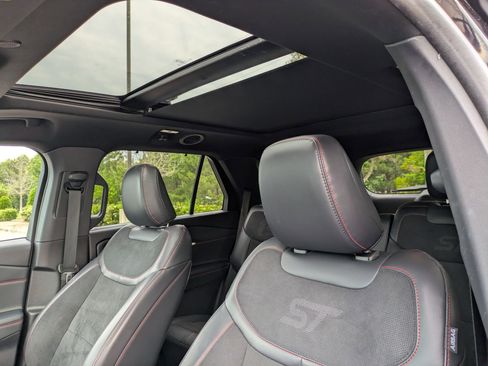 Certified 2025 Ford Explorer ST AWD/4WD image 28