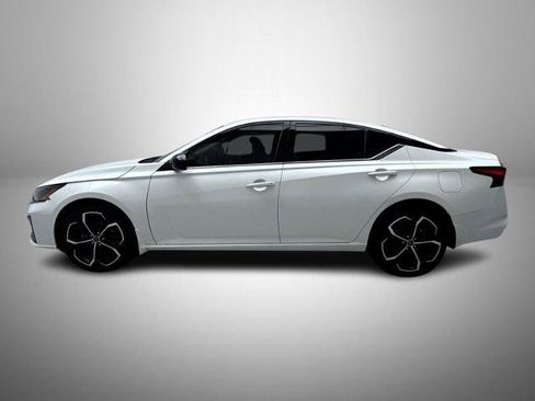 Certified 2023 Nissan Altima 2.5 SR AWD/4WD image 8