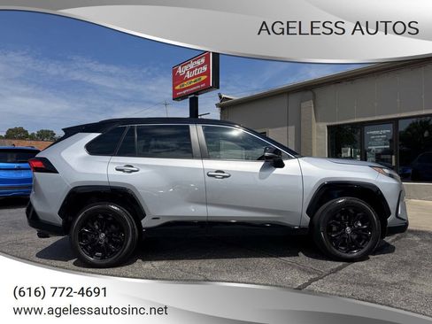 Used 2023 Toyota RAV4 XSE AWD/4WD image 1