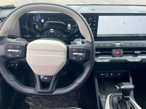 Used 2025 Kia K4 GT-Line image 11