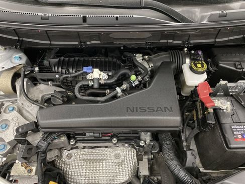 Used 2018 Nissan Rogue SV w/ Premium Package image 25