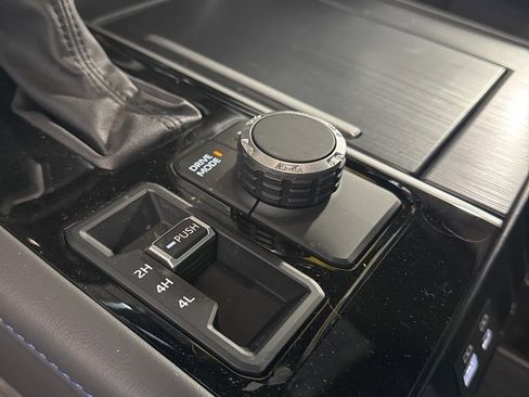 Used 2025 Toyota Sequoia Platinum image 46