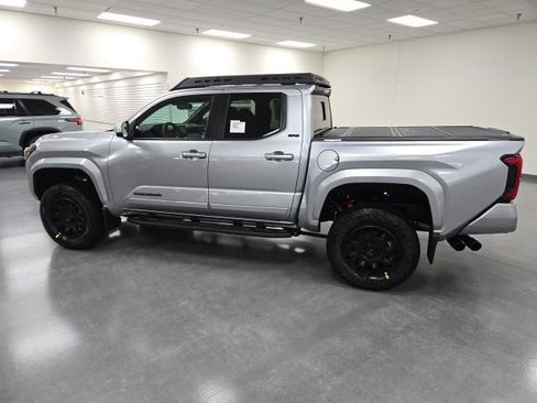 New 2026 Toyota Tacoma SR5 AWD/4WD image 3