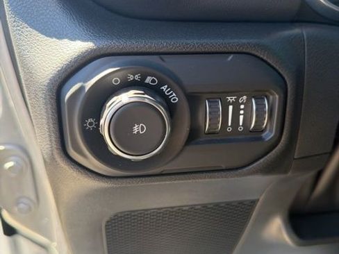 Used 2022 Jeep Wrangler Unlimited Sahara w/ LED Lighting Group image 19