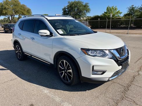 Used 2019 Nissan Rogue SL w/ Premium Package FWD image 3