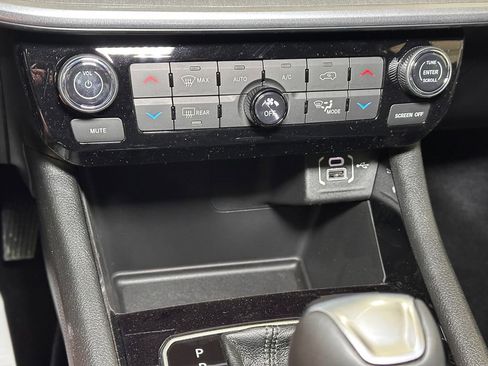 New 2026 Jeep Compass Limited w/ Sun, Sound & Navigation Group AWD/4WD image 28