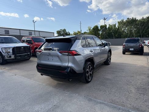 Used 2024 Toyota RAV4 XSE AWD/4WD image 5