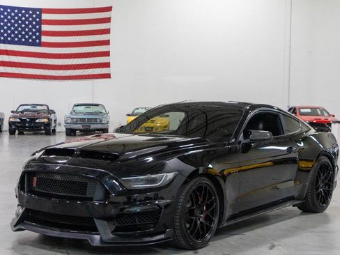 Used 2015 Ford Mustang GT Premium RWD image 1