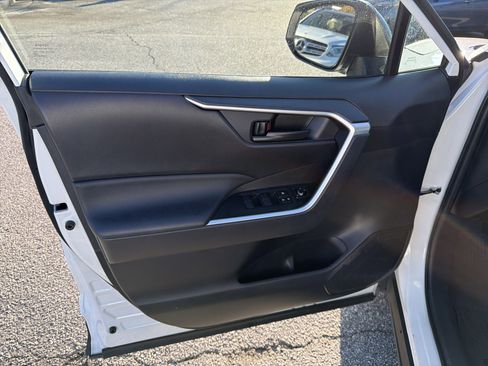 Certified 2025 Toyota RAV4 LE image 20