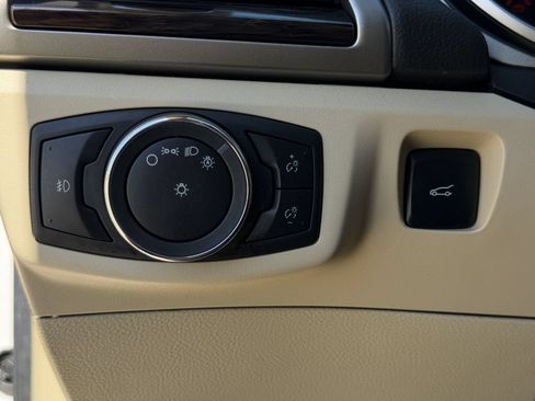 Used 2013 Ford Fusion SE FWD image 22