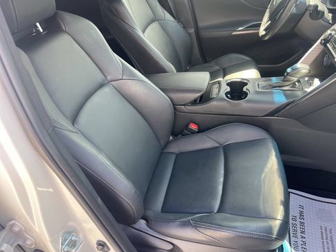 Used 2022 Toyota Venza XLE AWD/4WD image 37