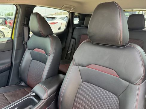 Used 2026 Nissan Kicks SR FWD image 10