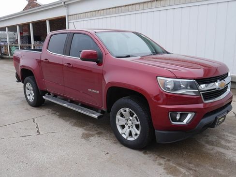 Used 2018 Chevrolet Colorado LT w/ LT Convenience Package image 2