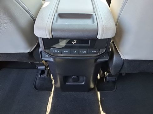 Used 2024 Toyota Grand Highlander XLE image 21