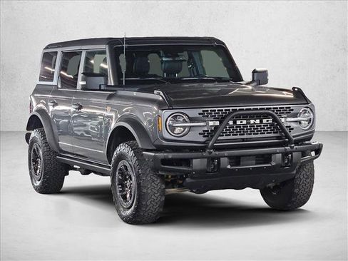 Used 2022 Ford Bronco Badlands image 3